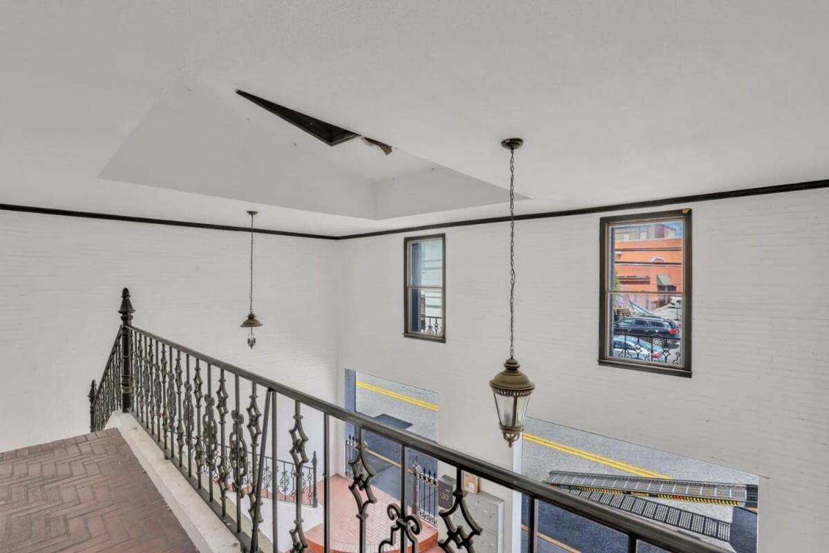Eagle'S Nest - Spacious Loft Downtown - Near Gsu 斯泰茨伯勒 外观 照片