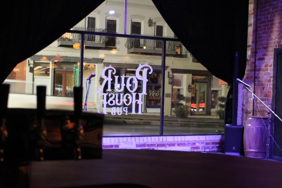 Eagle'S Nest - Spacious Loft Downtown - Near Gsu 斯泰茨伯勒 外观 照片